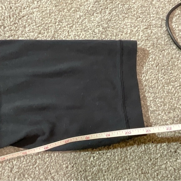 Lululemon Wunder under high rise leggings 21” - Picture 6 of 9